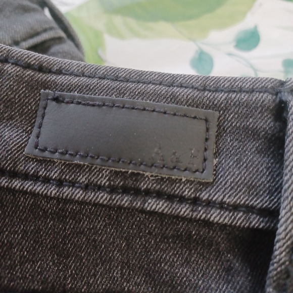 Abercrombie & Fitch Ankle High-rise Black Star Embroidered Cropped Jeans - Picture 10 of 16